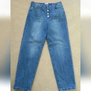 ABOUND MOM JEAN SIZE 32 Straight Leg High Waist